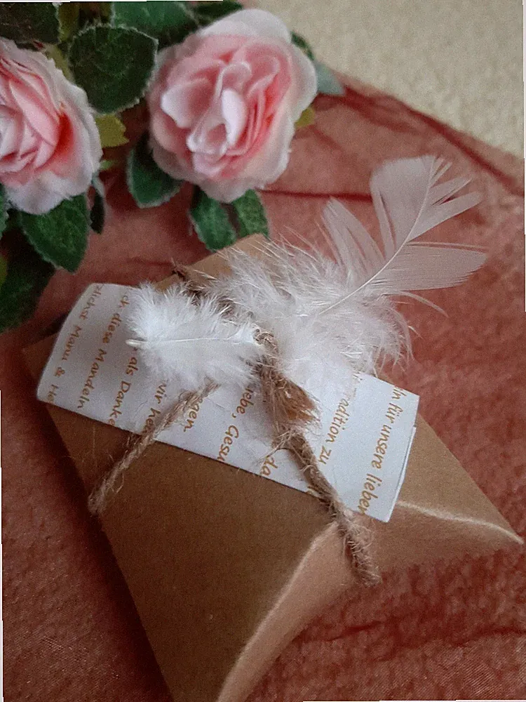 30 xfür Hochzeitsmandeln Gastgeschenk Hochzeit Schachtel braun Feder Band Spruch