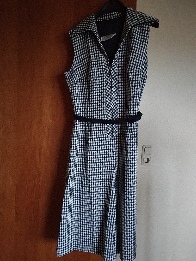42 - Business Kleid blau/weiß kariert Bindegürtel+Reißverschluss+toller Kragen