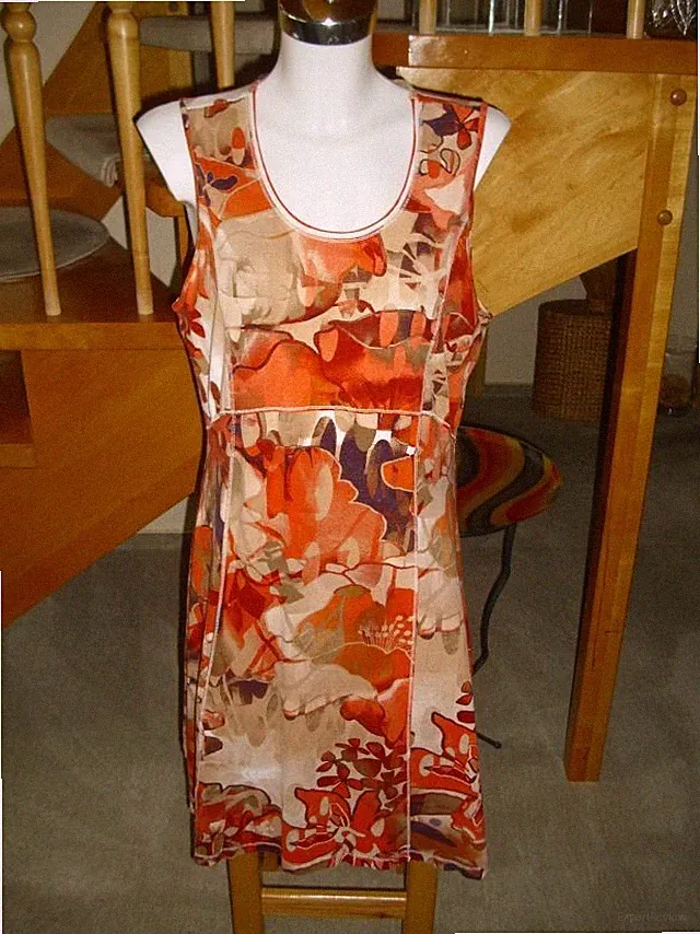 A-Linien-Kleid, ärmellos, Gr. 42, knieumspielend, stärkere Qualität, Orangetöne