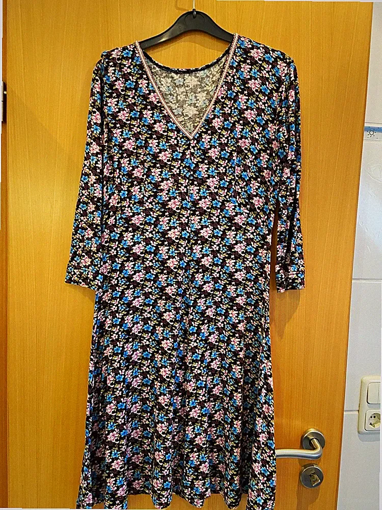 A-Linien-Kleid Damen Schwarz/Blau/Rosa Blumen V-Ausschnitt 3/4 Arm knielang