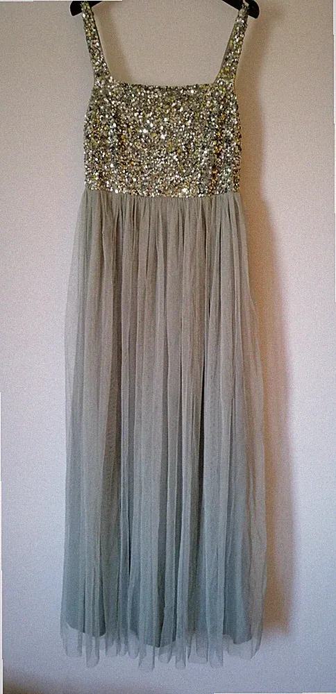 Abendkleid Festkleid Hochzeit Gast salbeigrün dessert sage Asos Gr. 38