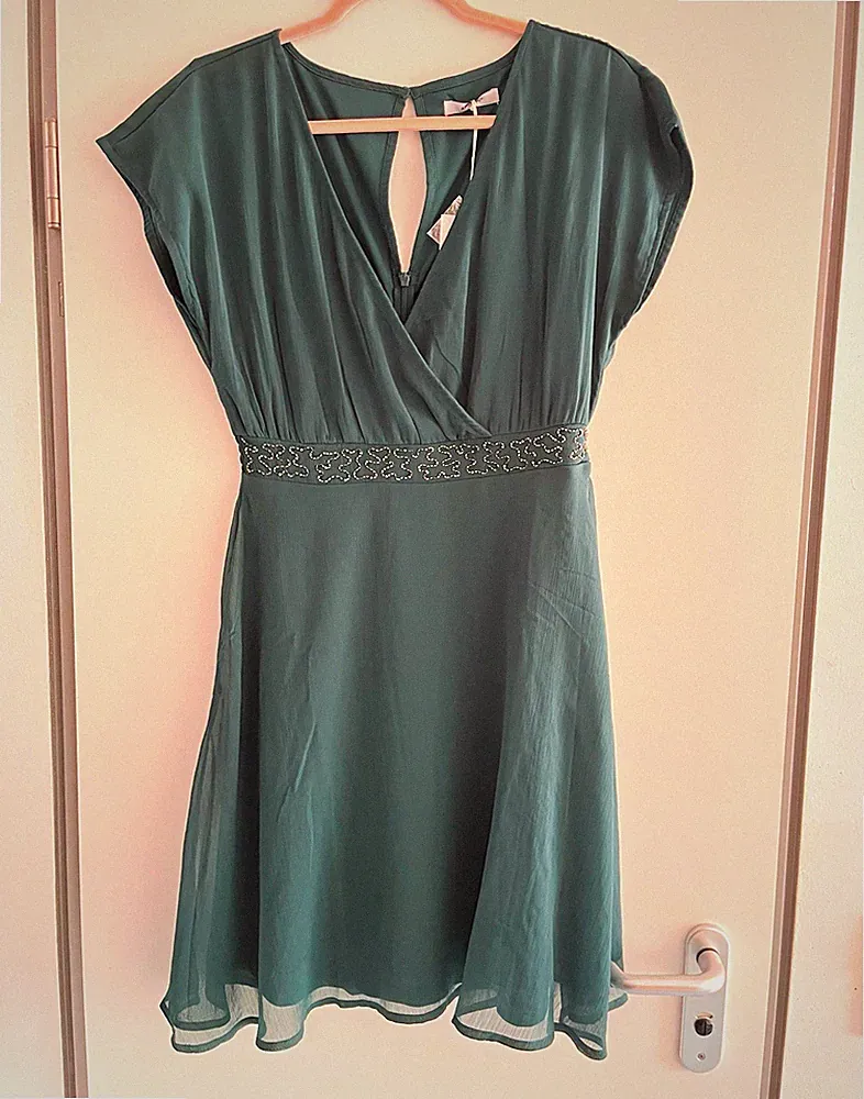 ABOUT YOU Damen Kleid Gr. 40 grün A-Linie Chiffon V-Ausschnitt kurz
