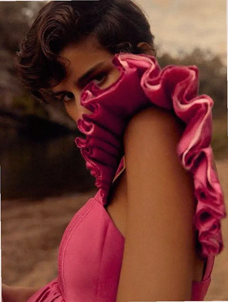 AJE ärmelloses Etuikleid Minikleid große Rüschen V-Ausschnitt Hot Pink...