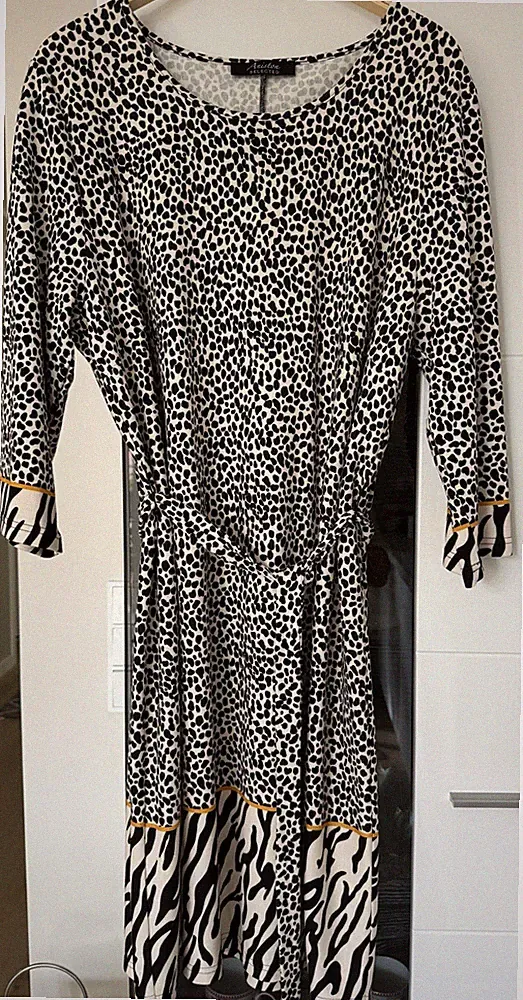 Aniston Damenkleid Schwarz Weiß mit gelben Details, Größe 44, Neu