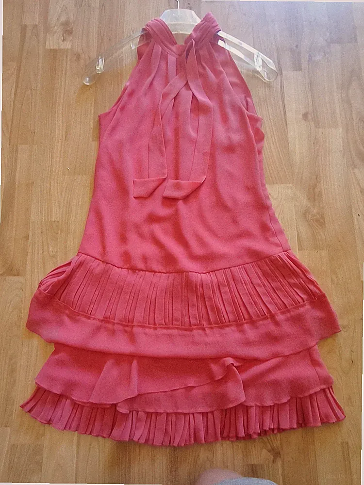 Anna Field Damen Abendkleid kurz Gr. 36 koralle V-Ausschnitt ärmellos Plissee