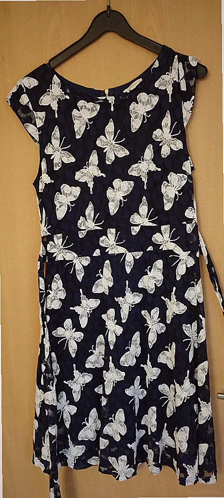 Nylon-Hochzeitsgastkleid