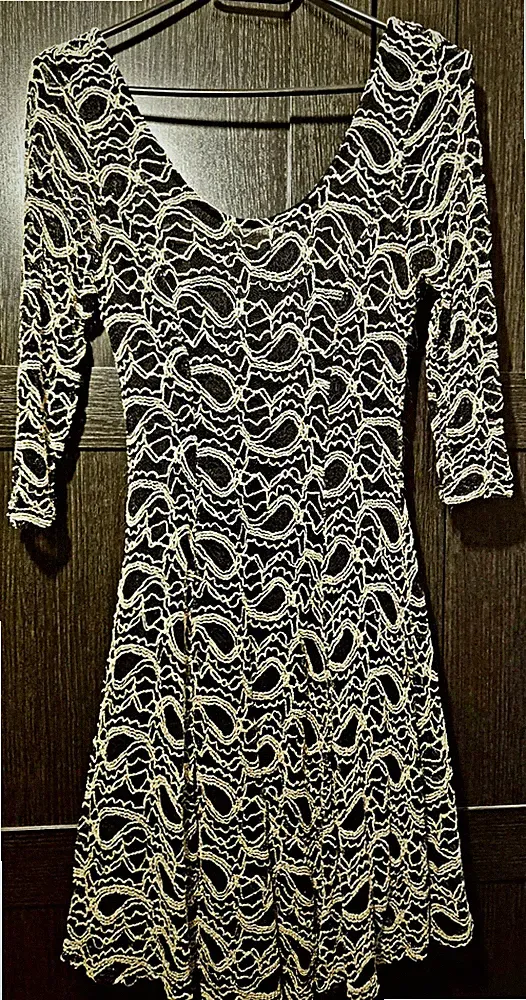 Apricot Damen A-Linien Spitzenkleid schwarz/beige, V-Ausschnitt, Halbarm, S