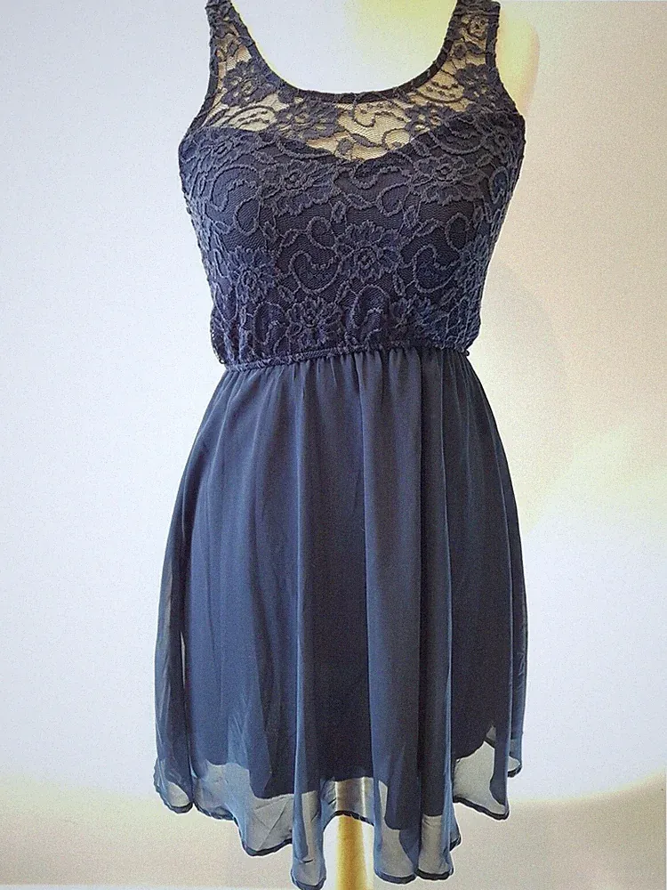 High-Low Spitzenkleid
