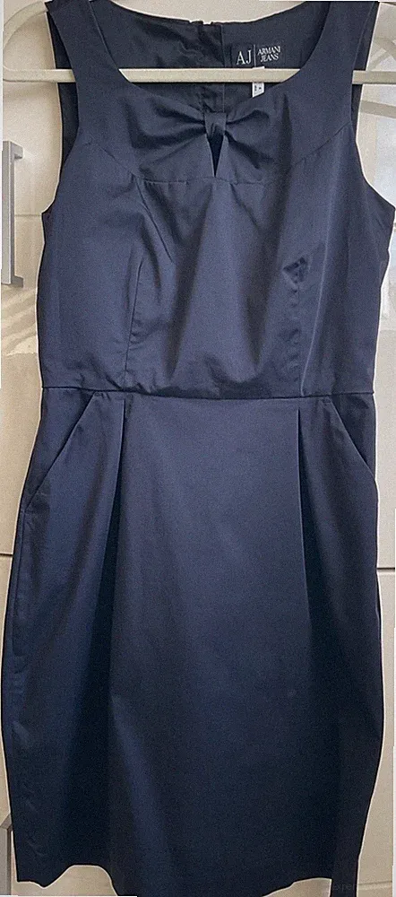 Armani Kleid, Etui Kleid ,Sommerkleid Gr. 32/34 Dunkelblau Neuwertiger Zustand