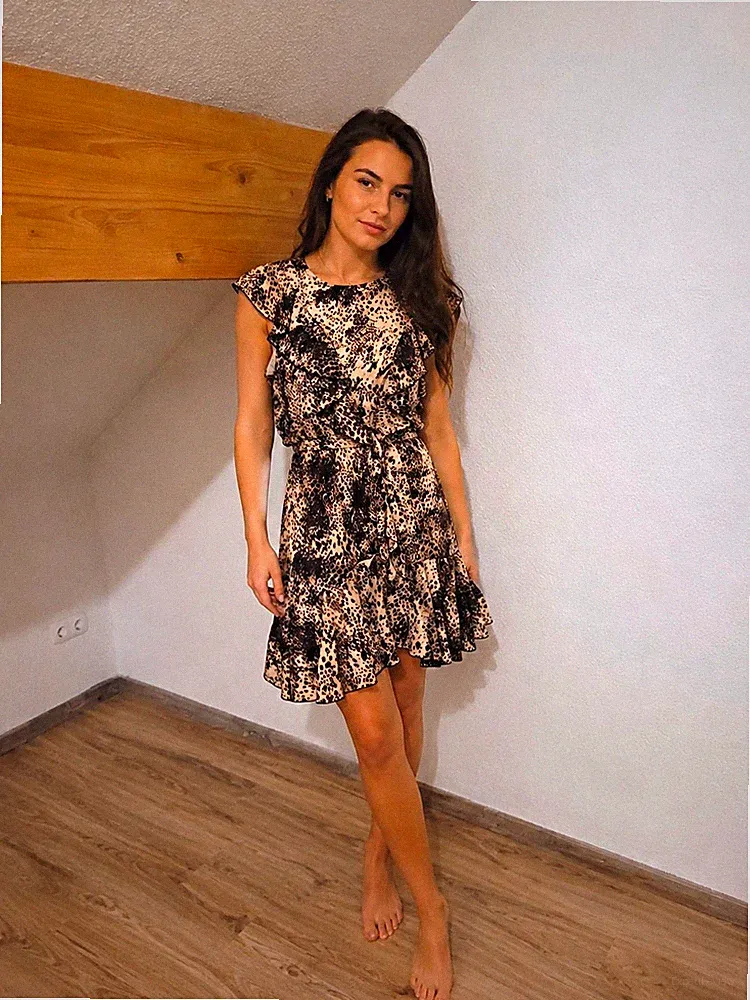 AX Paris Damen Kurzkleid A-Linie ärmellos gesmokt Leopard schwarz/beige S