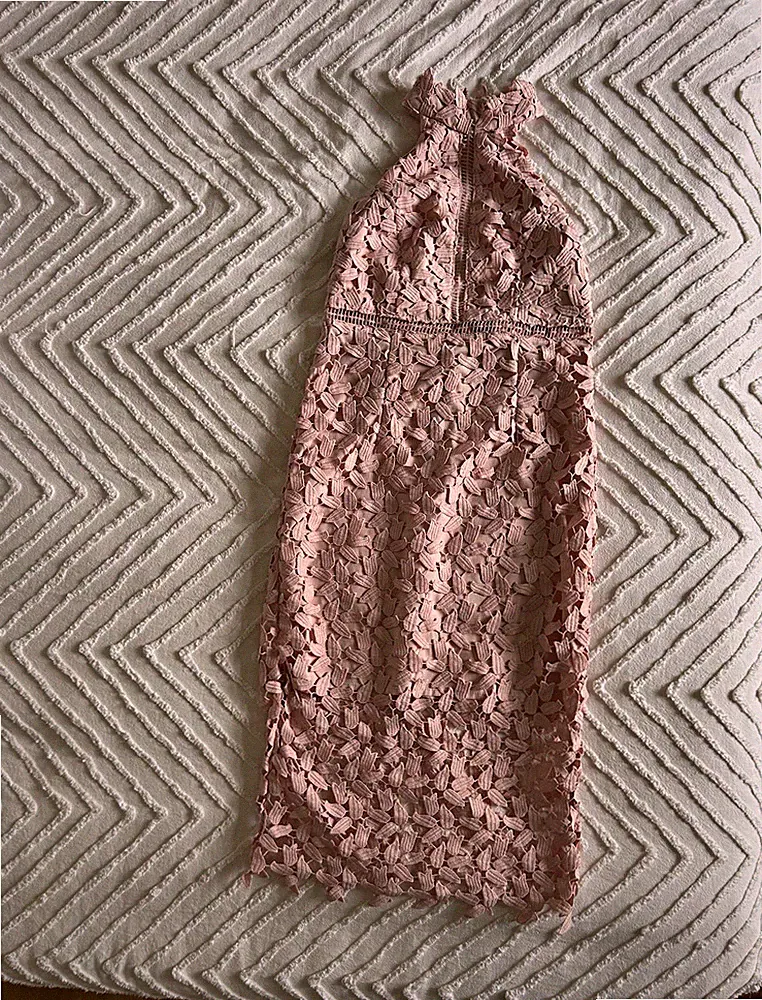 Bardot Damen Etuikleid Spitze rosa Neckholder ärmellos RV Gr. 36