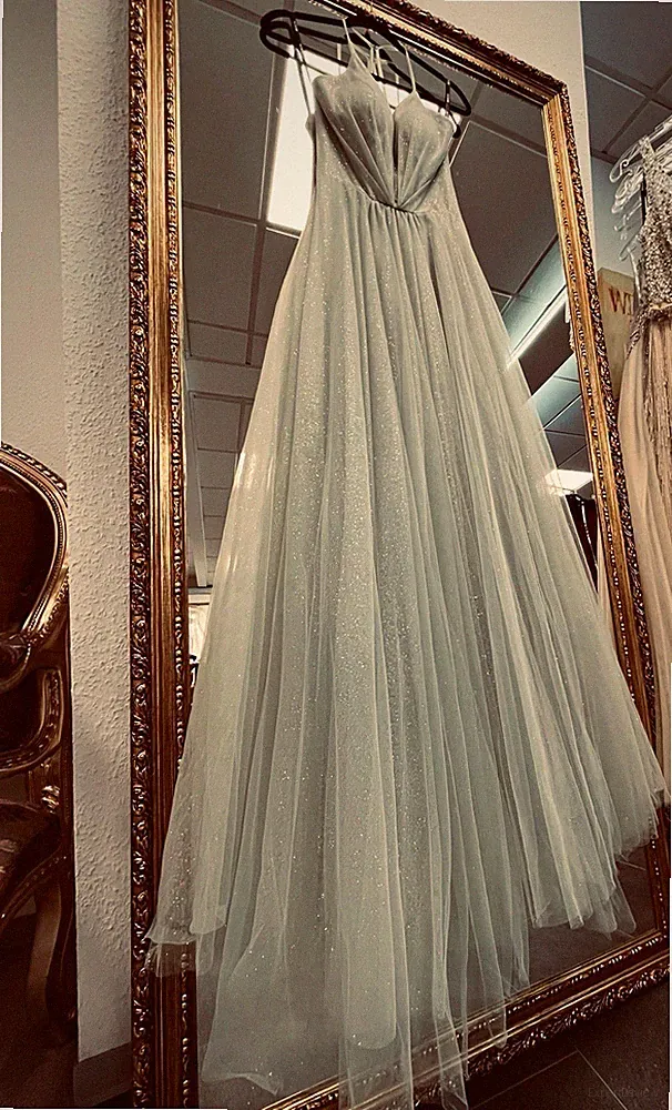 BELICIA Abendkleid,lang,Hellgrün Glitzer-Tüll, rückenfrei Gr.46-48.
