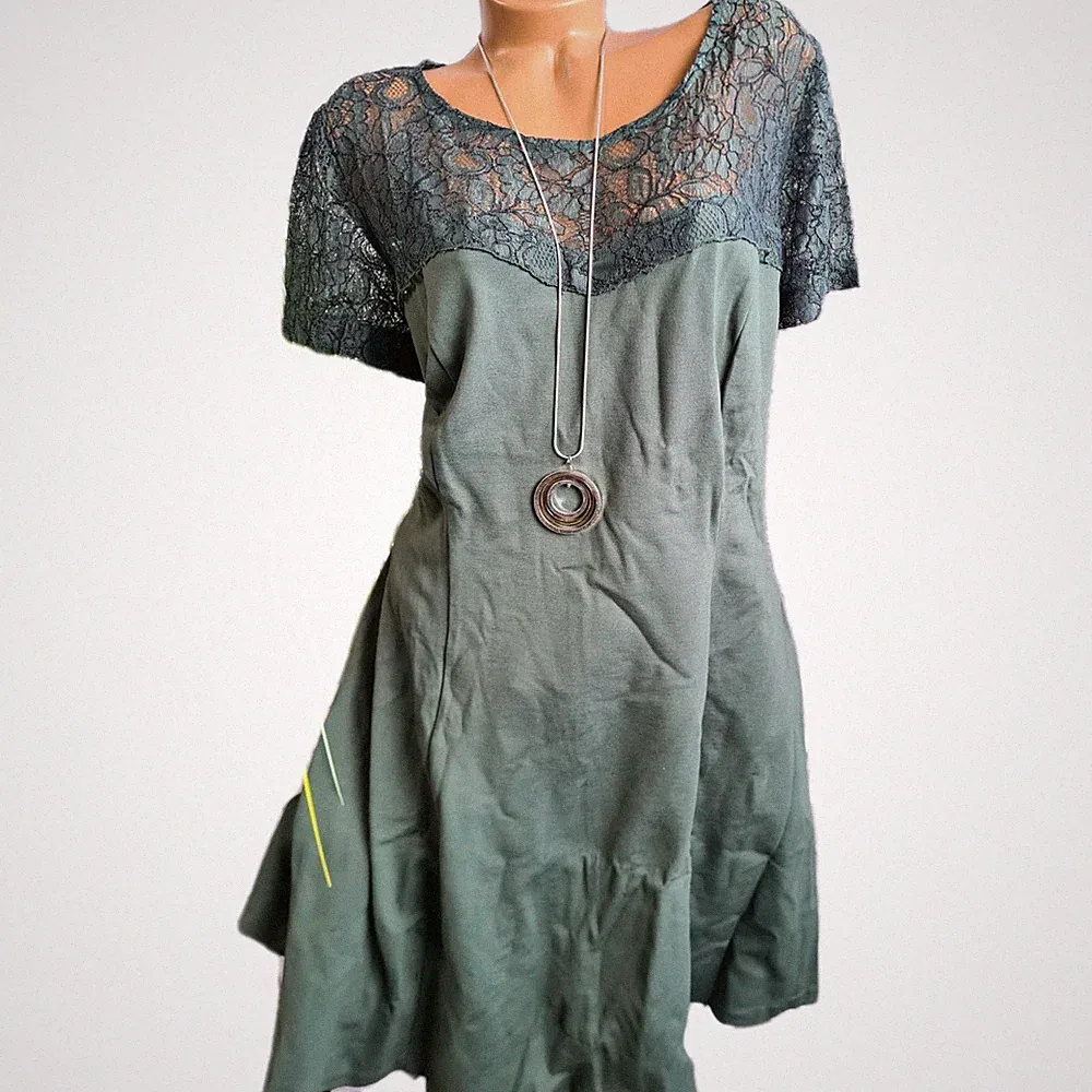 Belloya Kleid Etuikleid Gr. 44 bis 54 Khaki mit Spitze (855) Große Größen