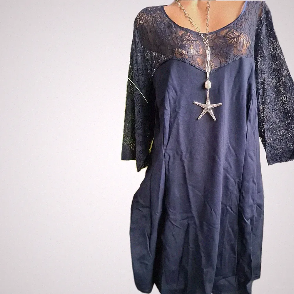 Belloya Kleid Etuikleid Gr. 46 bis 56 blau mit Spitze (636) Große Größen