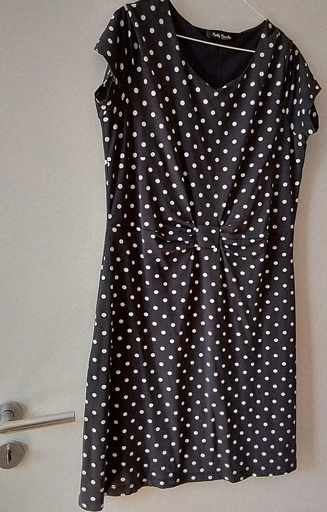 Betty Barclay Kleid blau mit weißen Punkten 44/46