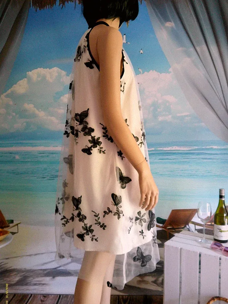 Bezauberndes Cocktail Kleid, Stickerei, Schmetterlinge, Party/Cocktail, Gr. M