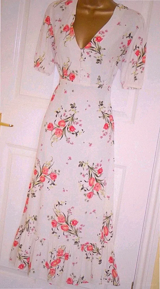 Blumen Midi Tee Kleid Gr. 18 Creme Sommer Hochzeit Gast Urlaub Vintage Style