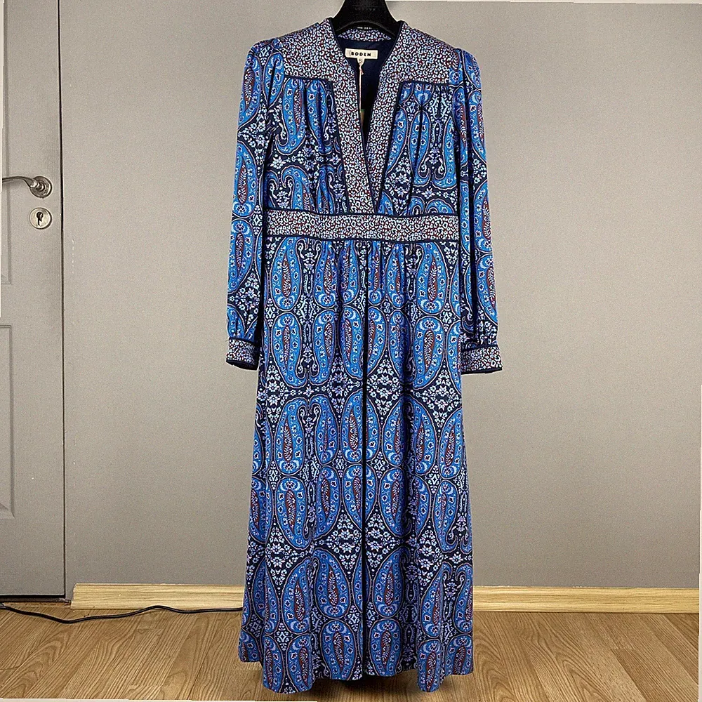 Boden Damen blau Blumenmuster V-Ausschnitt Viskose Kleid - Größe UK 16P / US 12P