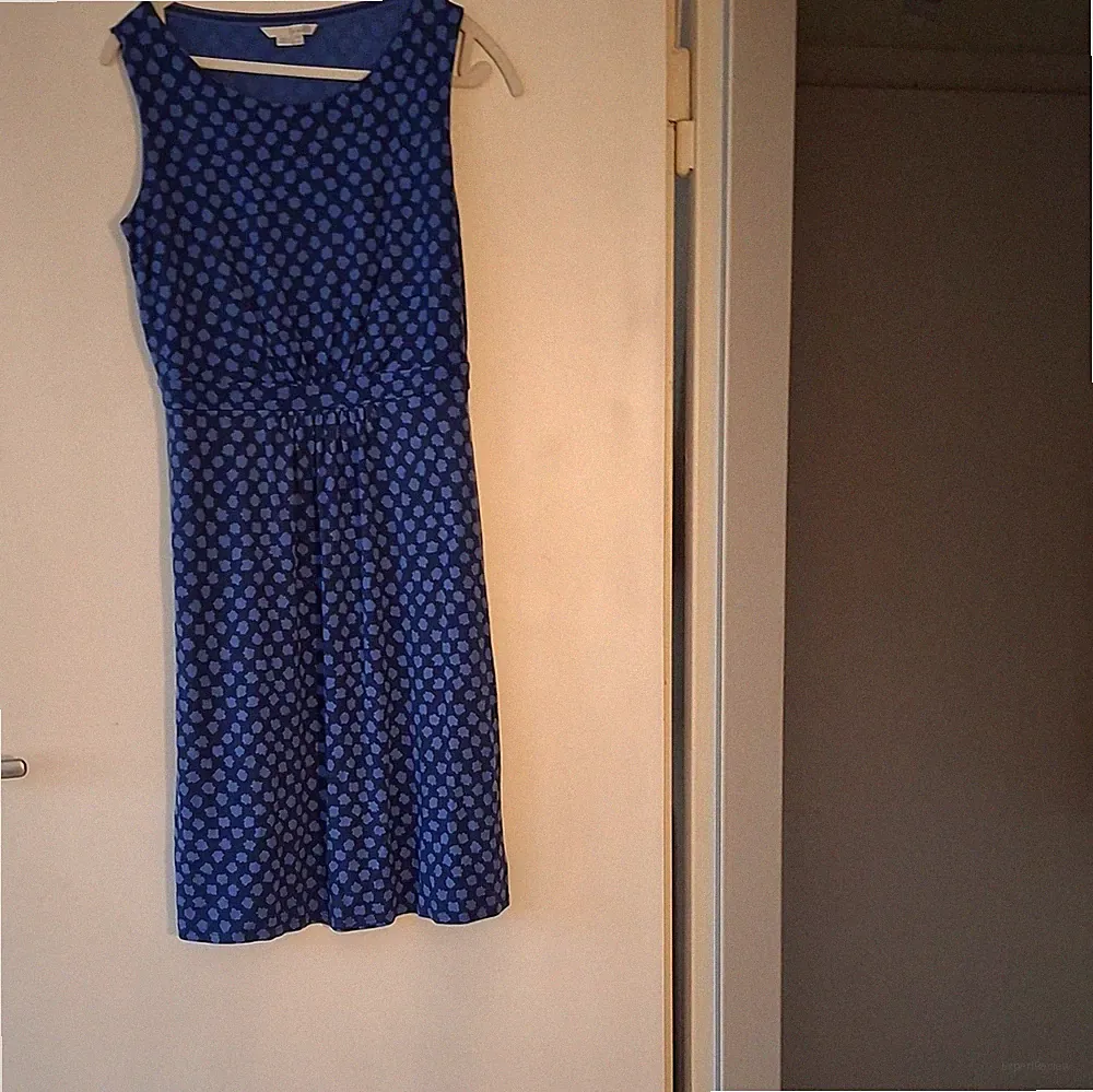 Boden Damen Kleid 42 knielang A-Linie ärmellos Rundhals Punkte blau
