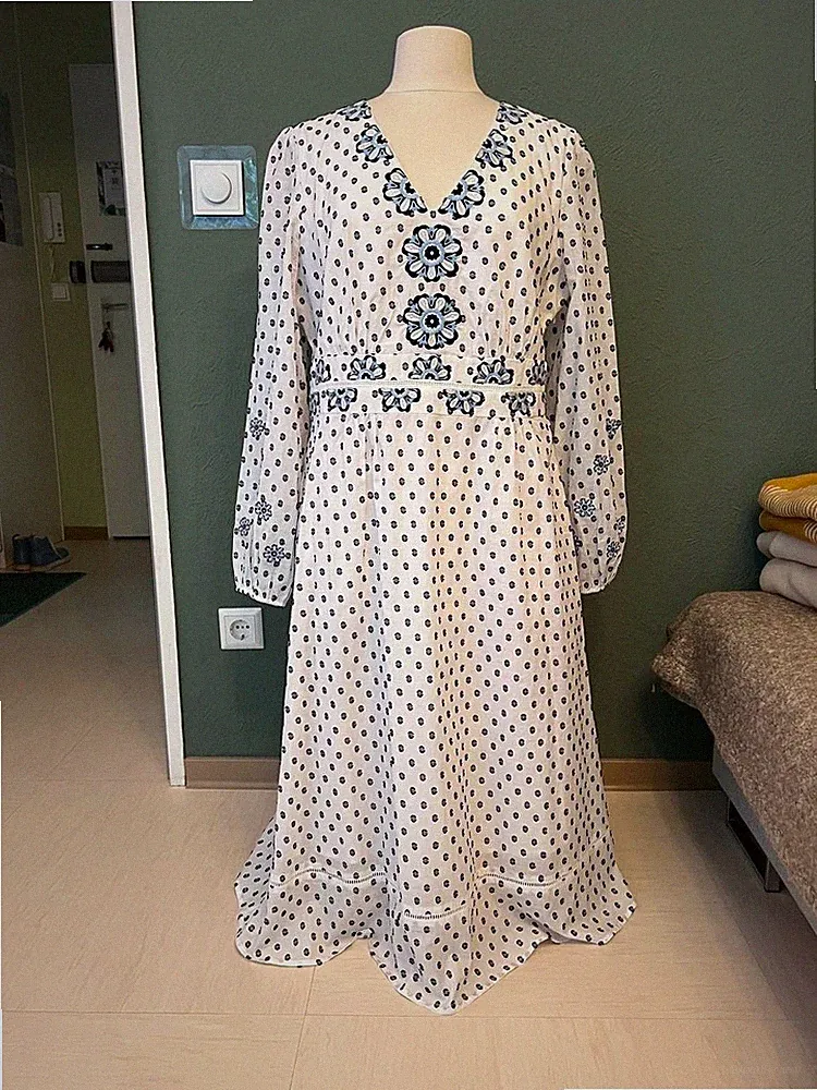Boden Kleid Gr. 42 Weiß V-Ausschnitt Langarm gepunktet Blumenmuster Top Zustand