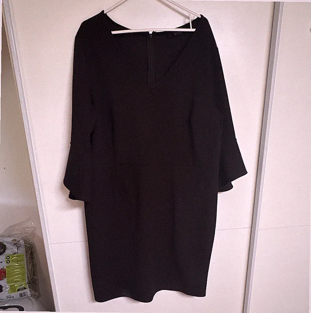 Body Flirt Damen Etuikleid Gr. 50 schwarz uni V-Ausschnitt 3/4 Arm Zip