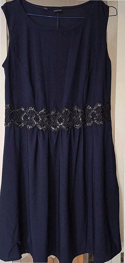 BODYFLIRT Damen A-Linien-Kleid Gr. 40/42 Midi ärmellos blau Pailletten Rundhals