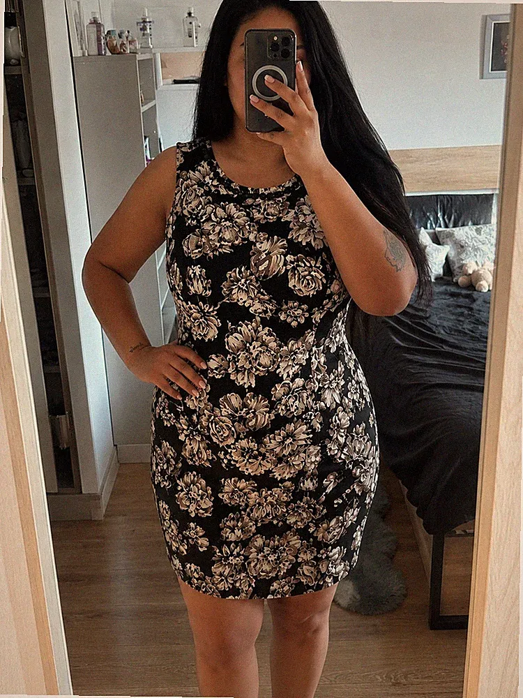 Bonprix Etuikleid mit Schmuckdetails – Größe 46 – Eleganter Figurschmeichler 🌸