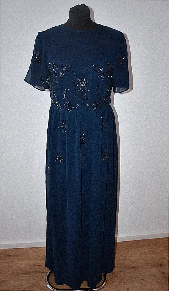 Rundhalsausschnitt Maxikleid