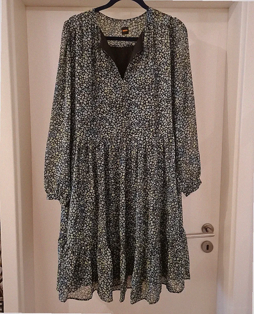 Beige Hochzeitsgastkleid