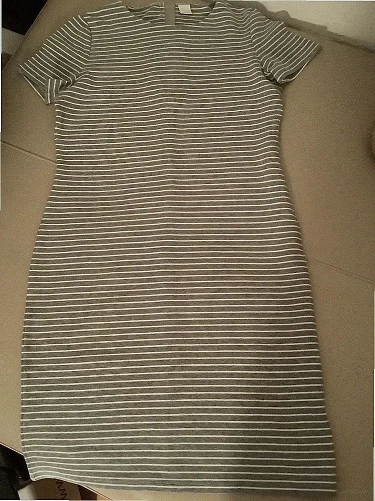 BOSS schönes Jersey-Etuikleid mit einer Rüsche auf dem Rückenteil Gr. XL