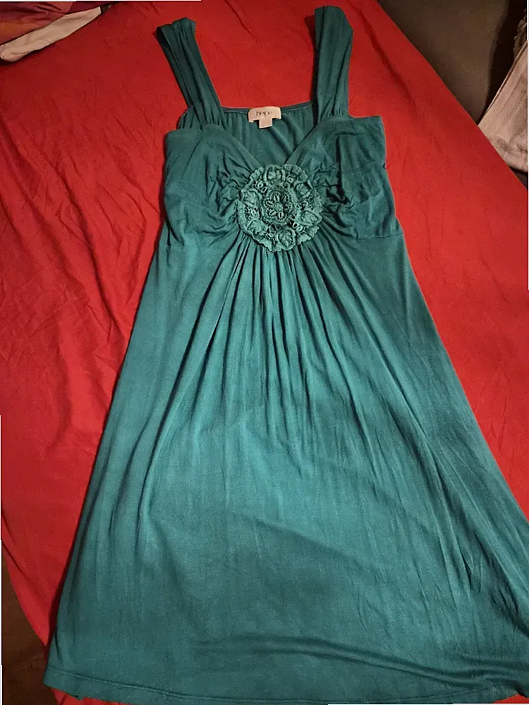 bpc Damen Kleid L A-Linie ärmellos türkis Blumenapplikation Raffungen knie
