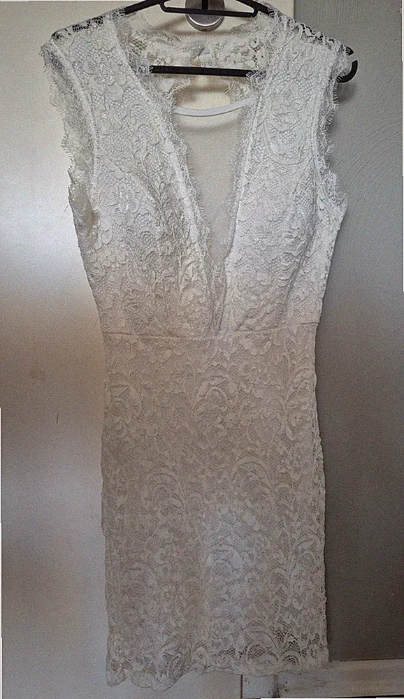 Brautkleid Spitze Weiß Etui/Futteral ärmellos V-Ausschnitt Reißverschluss