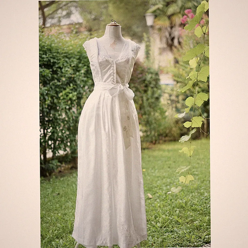 BRAUTKLEID WEISS TIROLER STIL GR.42 IT. Pollinger