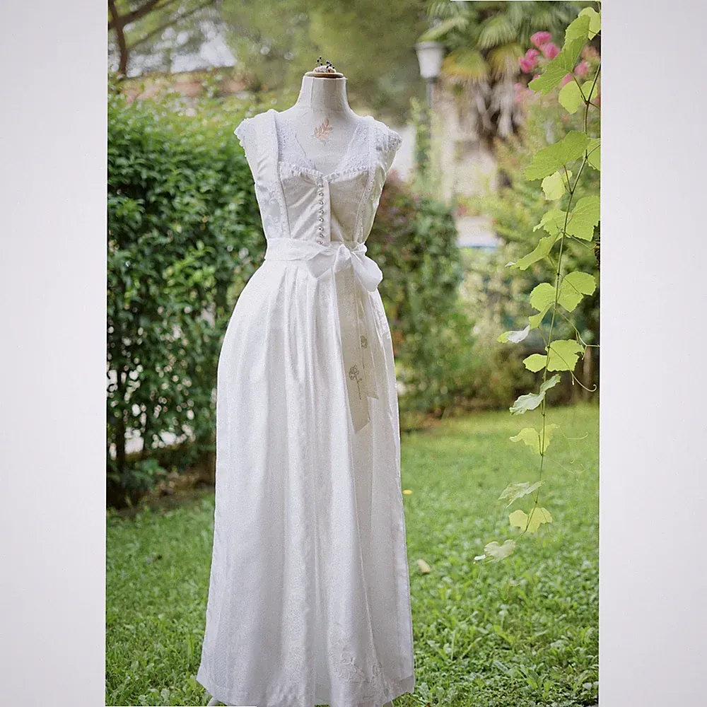 BRAUTKLEID WEISS TIROLER STIL GR.42 IT. Pollinger