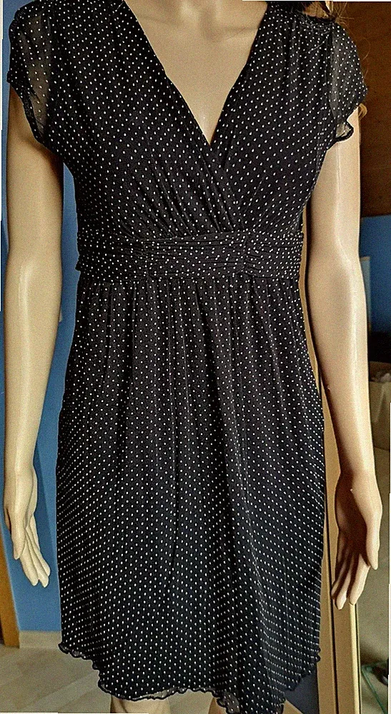 C&A Clockhouse Kleid Gr 42 40 Punkte Dots M L Schwarz gewellter Saum Chiffon