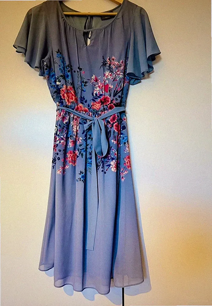 C&A Damen Midikleid A-Linie M Blau Mehrfarbig Blumen Kurzarm Bindegürtel