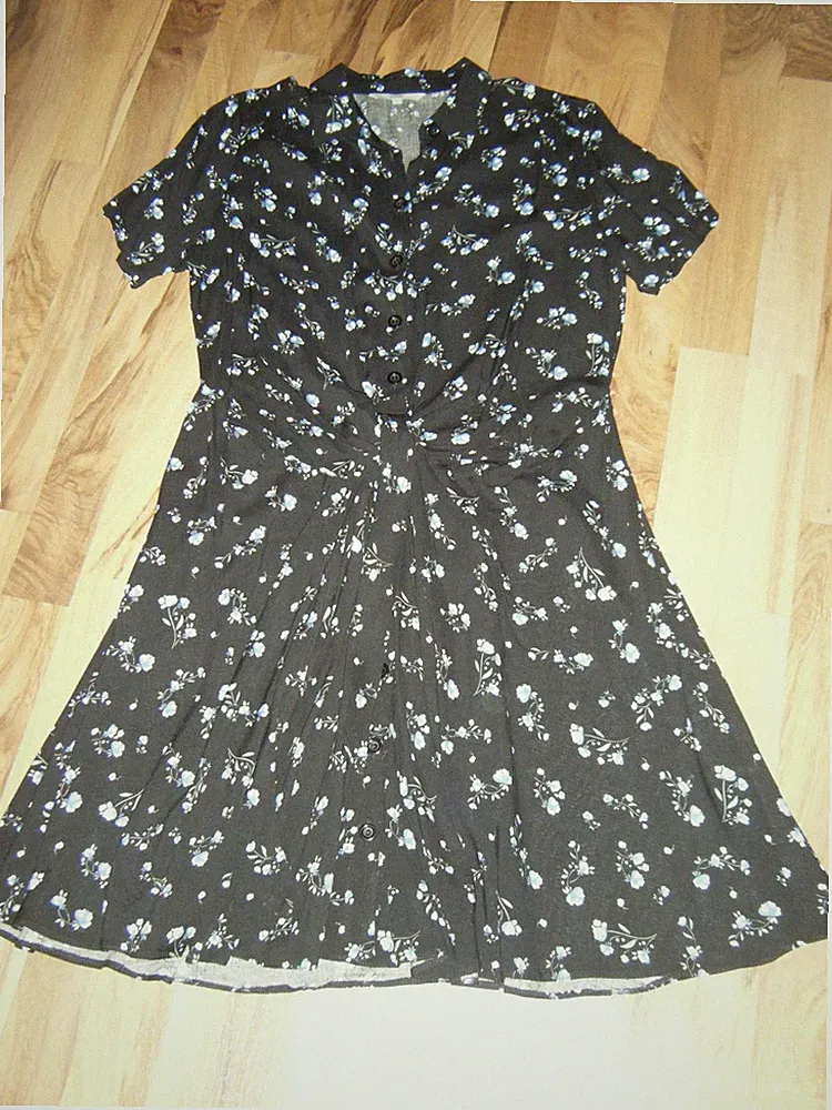 C&A Kleid Geblümt mit Knöpfe Gr.42!