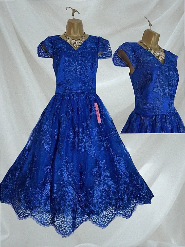 Chi Chi London Größe 10 neu mit Etikett blau Mesh Fit & Flare Midikleid Hochzeitsgast