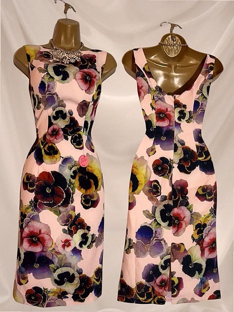 Chi Chi London Größe 6 neu mit Etikett Multi Blumen Bodycon Shara Kleid Hochzeitsgast