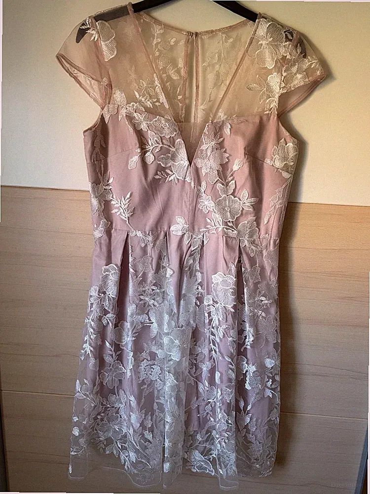 Chi Chi London Kleid Pink Weiß Größe 42