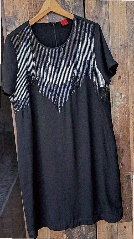Chices Kleid Gr. 40/42 mit Pailletten silber & Schwarz