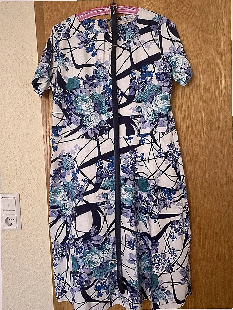 Clarina Collection Damen Etuikleid Gr. 40 Mehrfarbig Blumen knielang Kurzarm