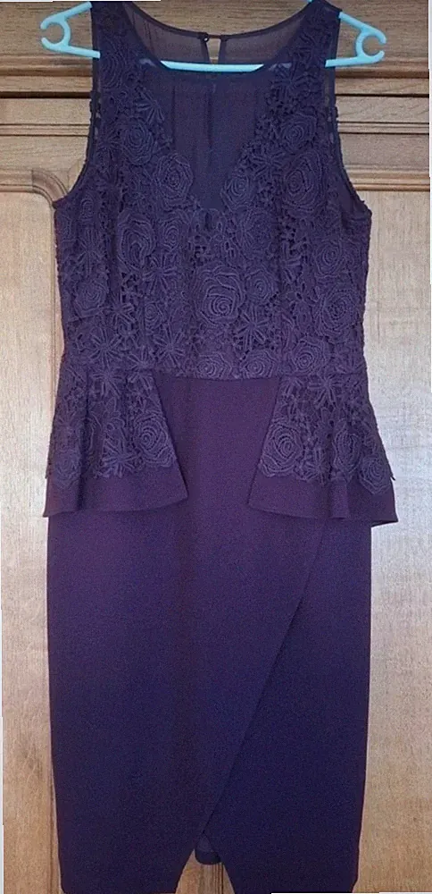Coast Damen Etuikleid Lila Spitze Peplum Ärmellos V-Ausschnitt Gr. 38