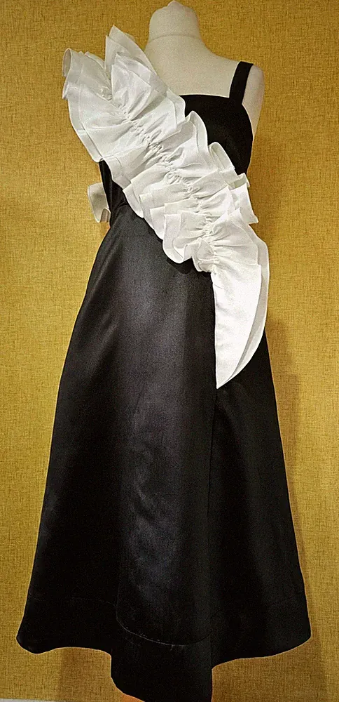 COAST einfarbiges Midi Party Kleid Gr. 18 schwarz weiß Abend Hochzeit Gast Rüschen