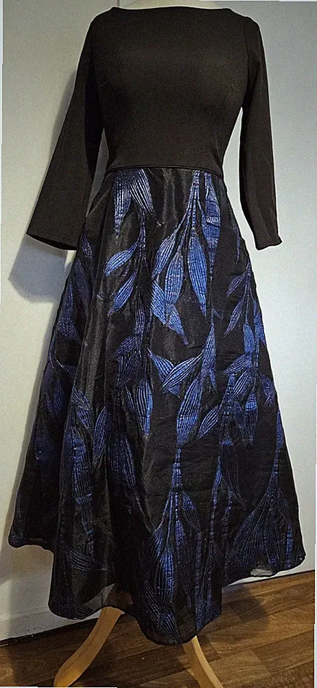 COAST Kleid Gr. 12 Midi Blumen Party Fit Flare Hochzeit Gast schwarz dunkelblau