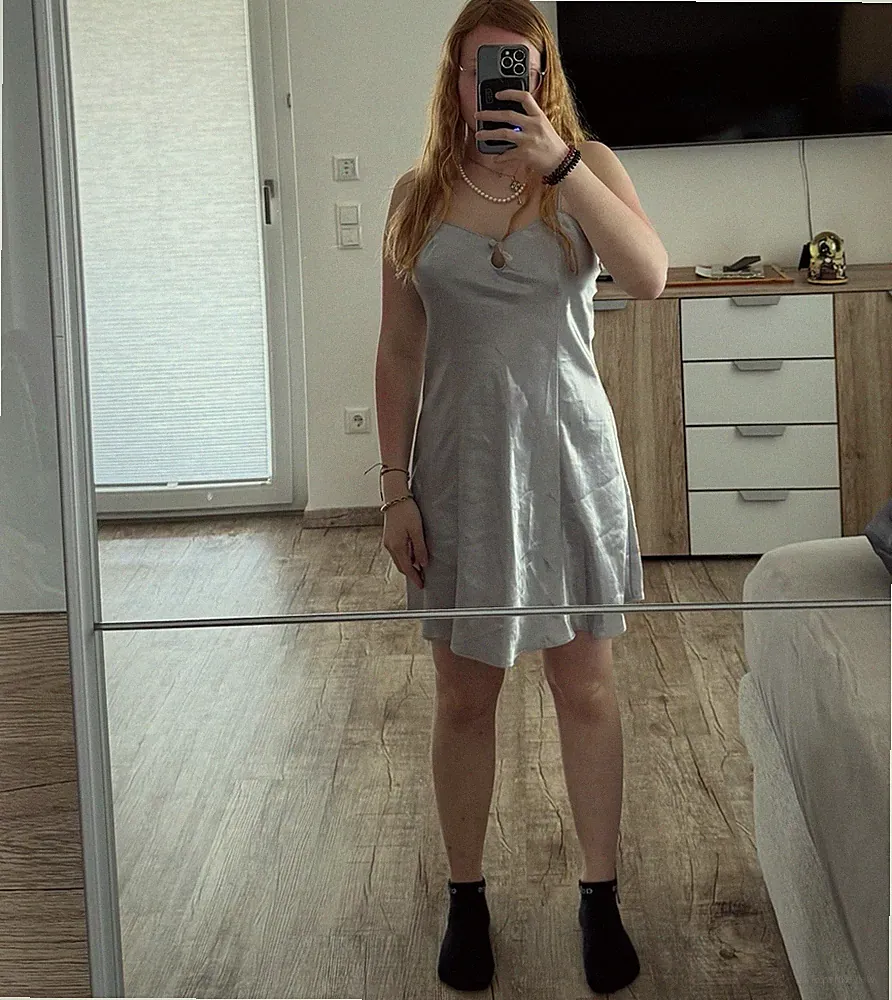 Collections Damen Minikleid silber V-Ausschnitt ärmellos A-Linie Größe 38