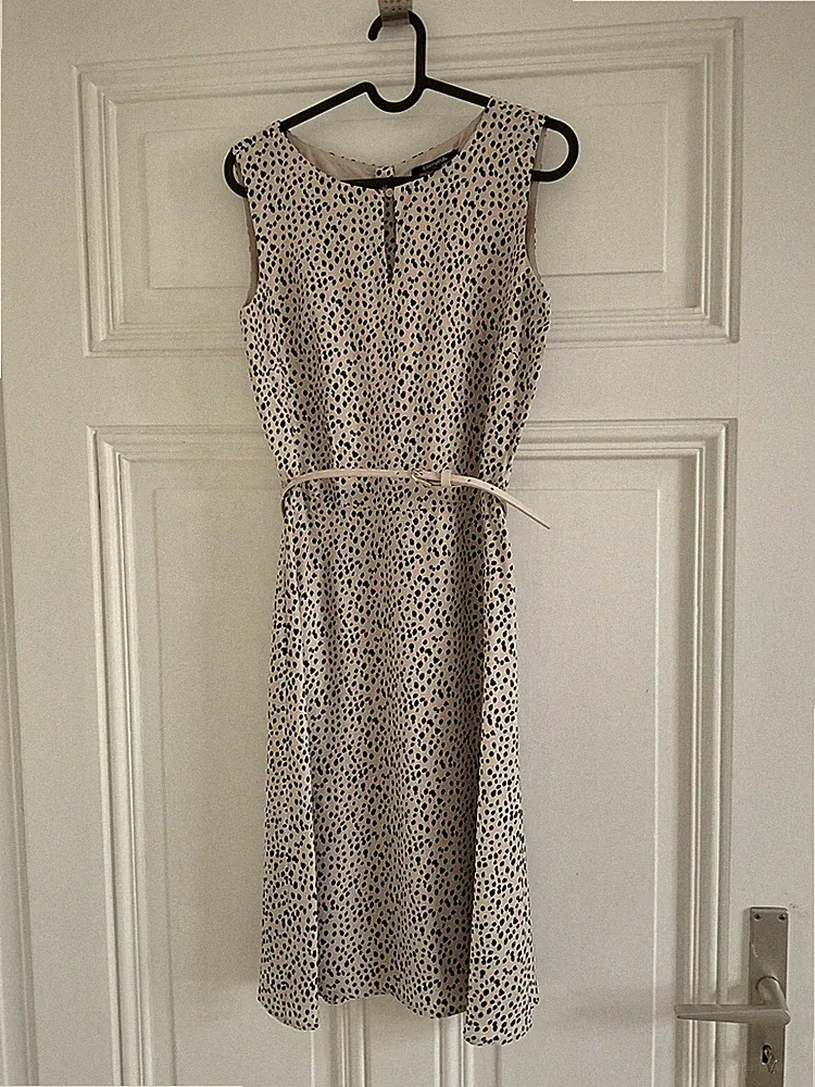 COMMA Damen Kleid Gr. 32 Rosa Schwarz Gemustert Gürtel Fließend Neuwertig