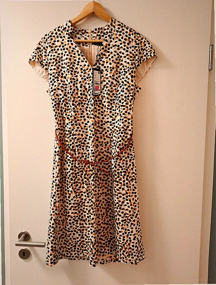 comma Damenkleid Gr. 42 Tierdruck A-Linie Kurzarm V-Ausschnitt Jersey Gürtel