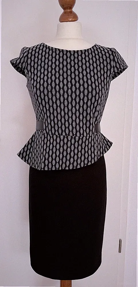 🩶🖤Comma Kleid Etui-Kleid Business elegant Schößchen Gr. 36 NEU🖤🩶