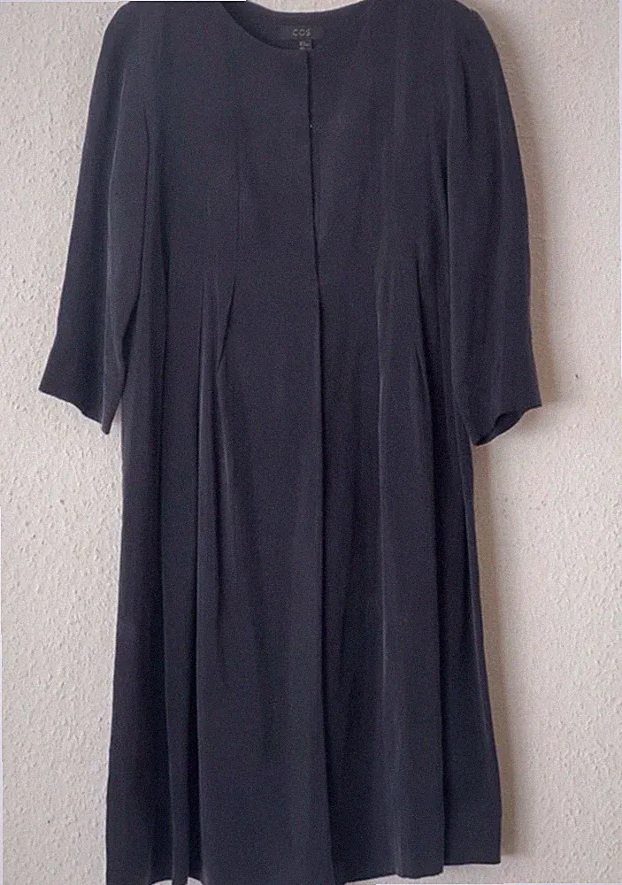COS Damen Kleid Schwarz Gr. 36 A-Linie Rundhals 3/4-Arm Knie Cupro/Viskose